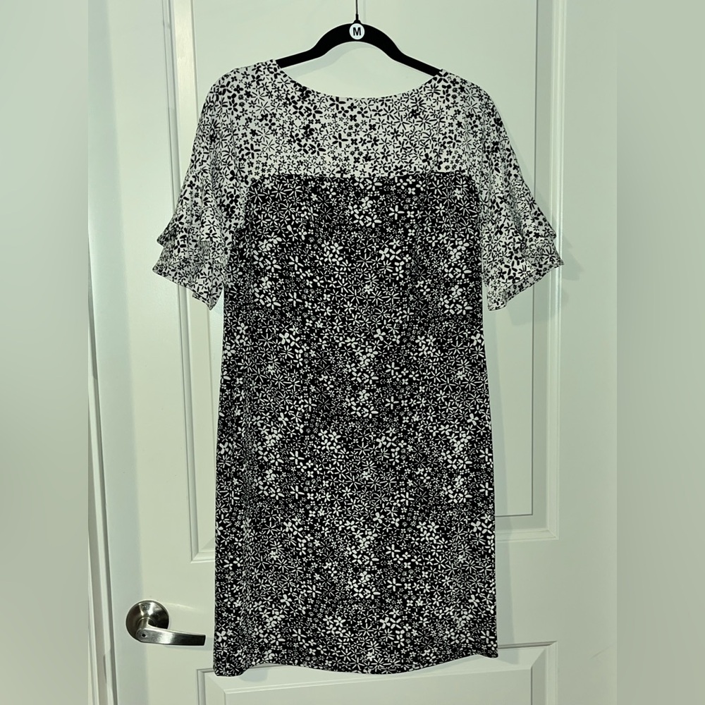 Chaps Black and White Floral Shift Mini Dress